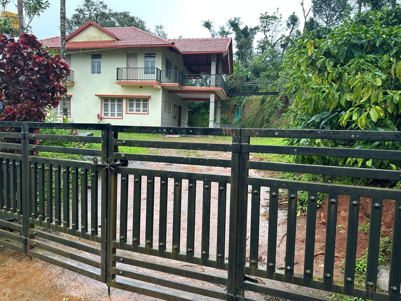 1 Acre Plantation with Farmhouse – Mudigere